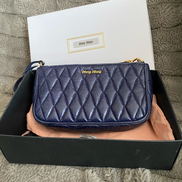 Miu miu pochette/wristlet *AUTHENTIC** - Picture 8 of 13